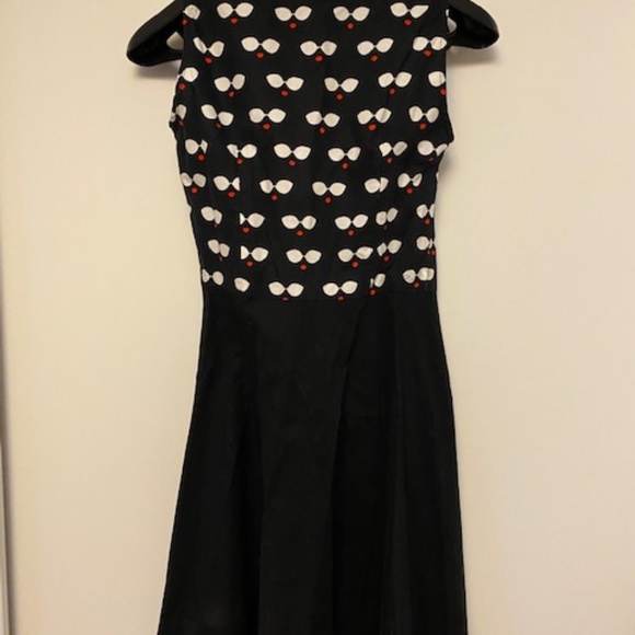 Heart of Haute wrap dress, Small - Picture 4 of 4